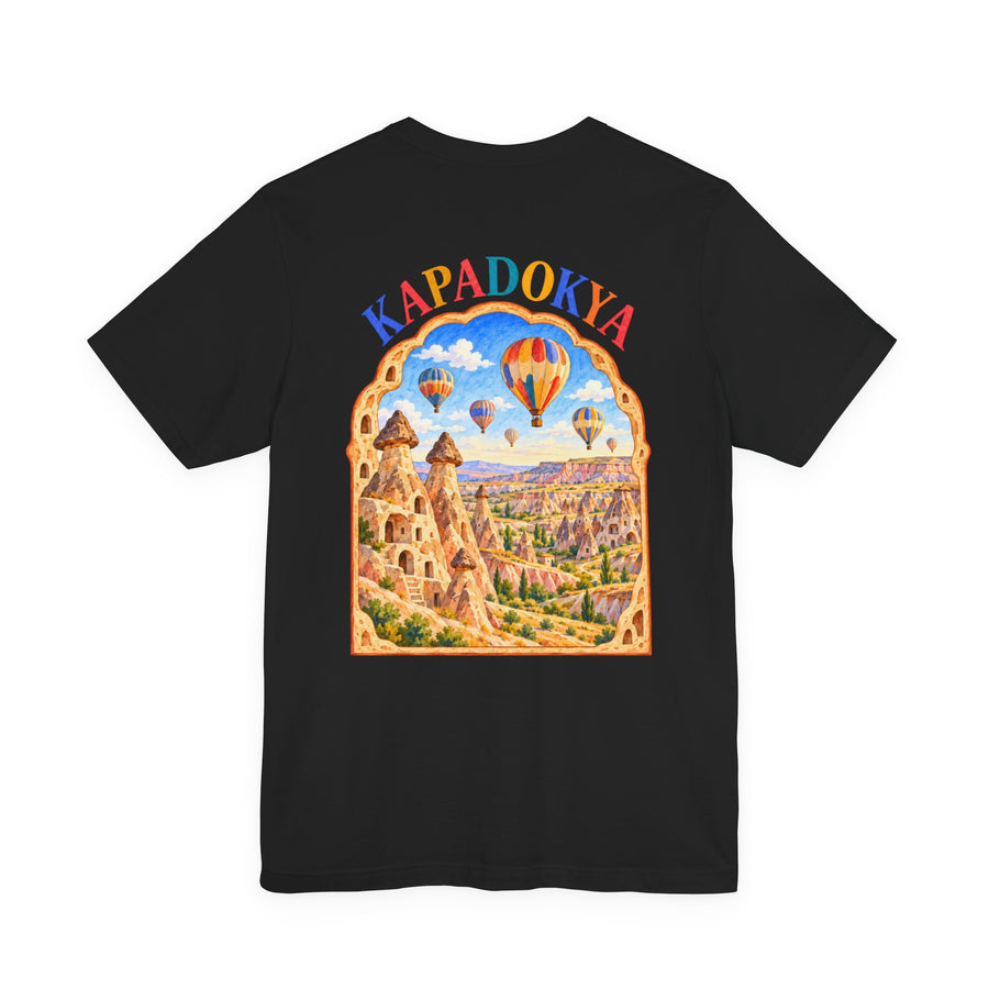 Noir – T-shirt unisexe Kapadokya, vue de dos avec la grande illustration Kapadokya et ses montgolfières
