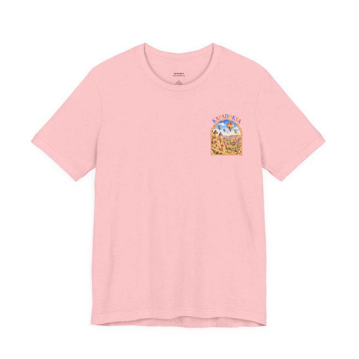Rose – T-shirt unisexe Kapadokya, vue de face avec la petite illustration Cappadoce sur la poitrine