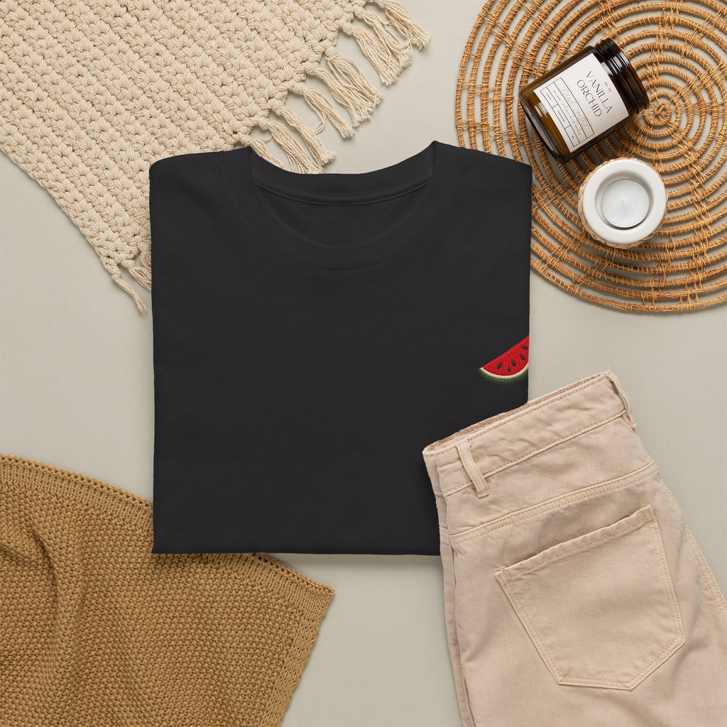 Noir – T-shirt unisexe Pastèque, plié, mise en situation